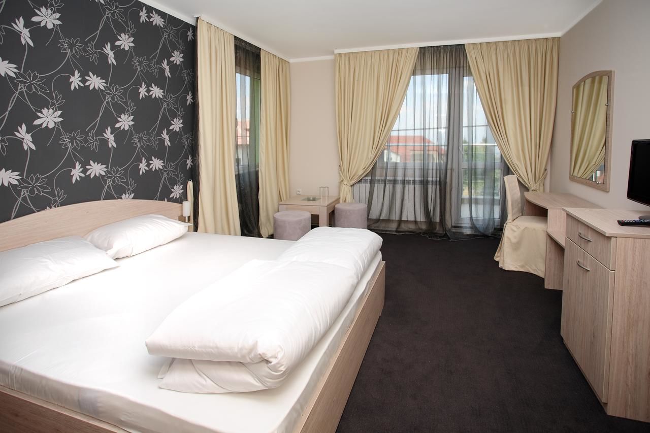 Отель Family Hotel Diana София-38