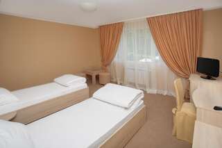 Отель Family Hotel Diana София Двухместный номер с 1 кроватью или 2 отдельными кроватями-3