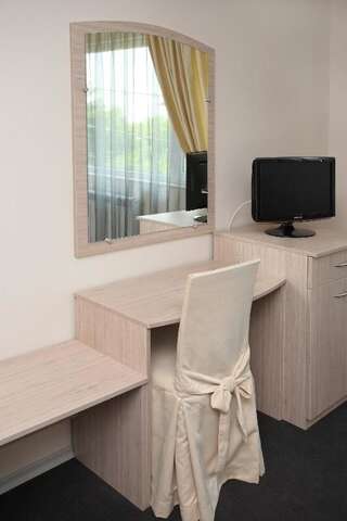 Отель Family Hotel Diana София Двухместный номер с 1 кроватью или 2 отдельными кроватями-14